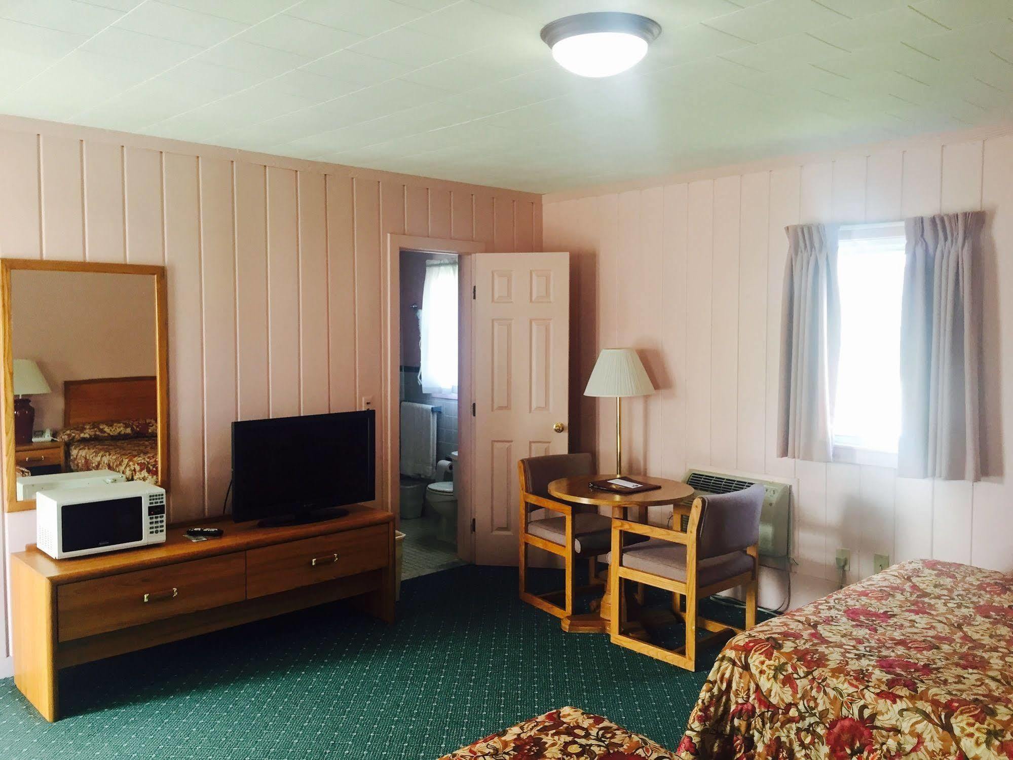 Rainbow Motel ماكيناو سيتي المظهر الخارجي الصورة